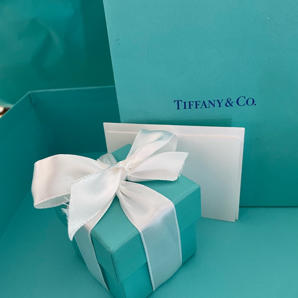 Tiffany & Co. Blue Gift Box with‎ White Ribbon